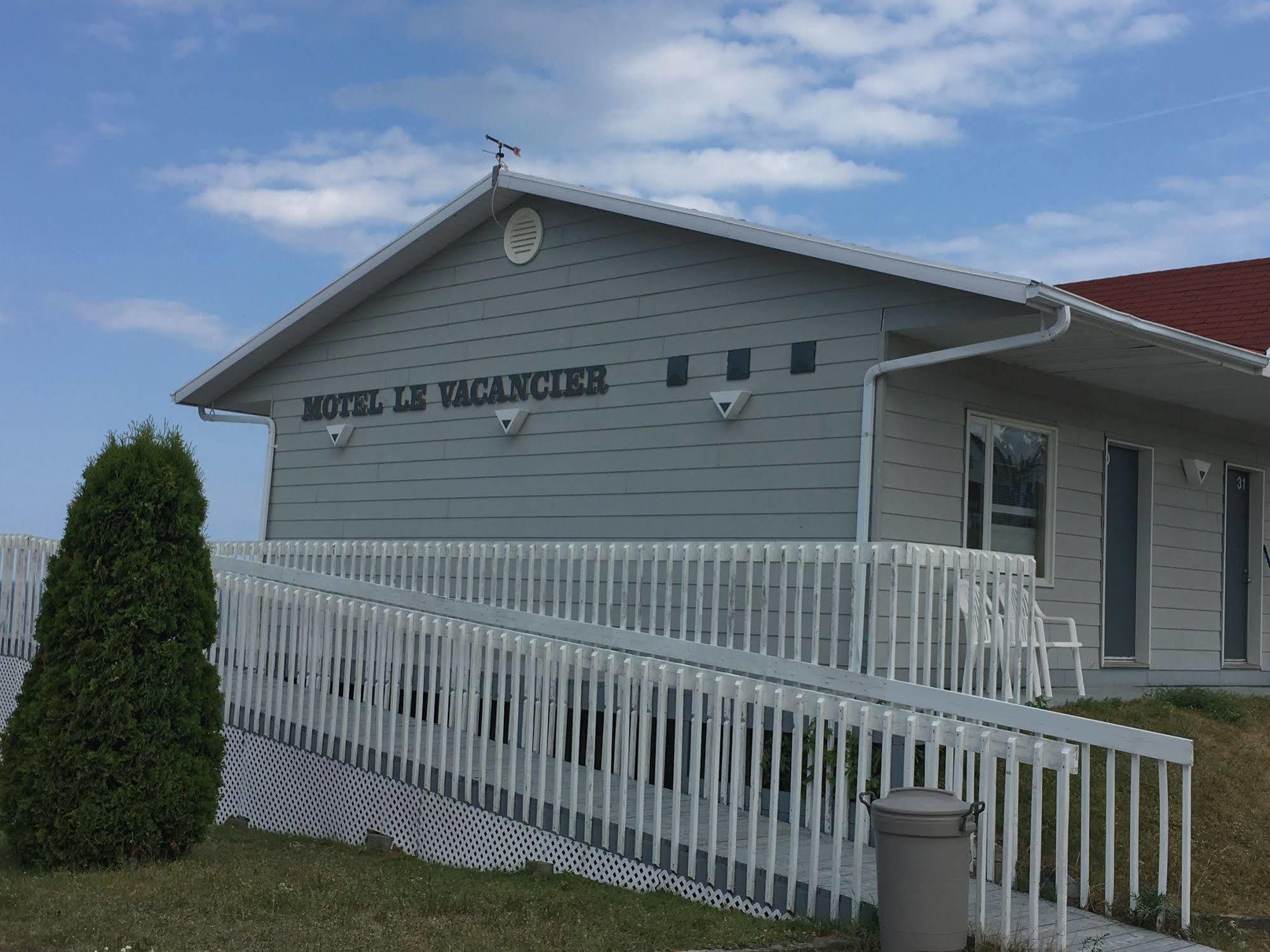 Motel Le Vacancier Baie-Sainte-Catherine Buitenkant foto